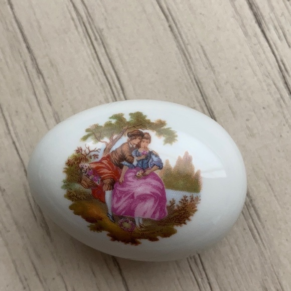 Limoges porcelain egg trinket dish - Picture 8 of 11
